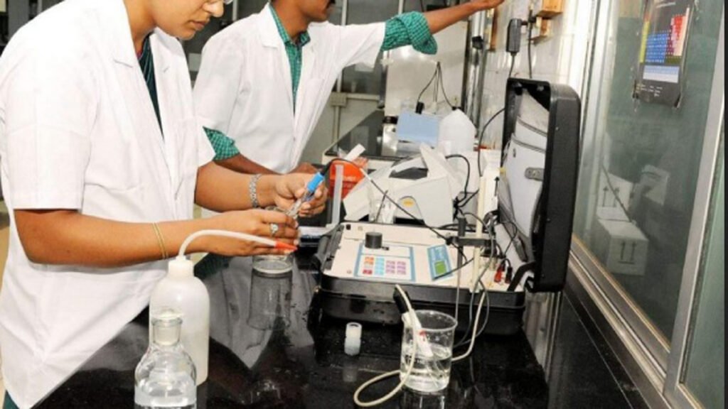 திண்டுக்கல் மாவட்ட நல்வாழ்வு சங்கம் Lab Technician, Accounts Officer காலிப்பணியிடங்கள்